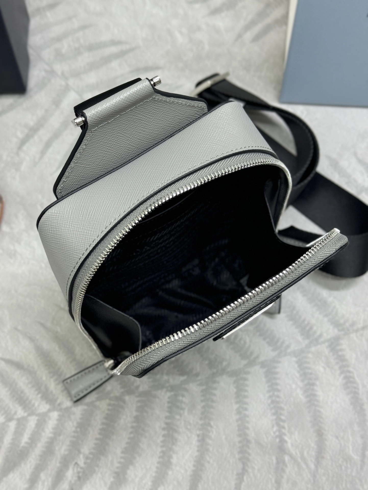MOMO-- Pr141 1BA463-2VZ106_9Z2_F0K44 high quality version cowhide item:E-B000K0631