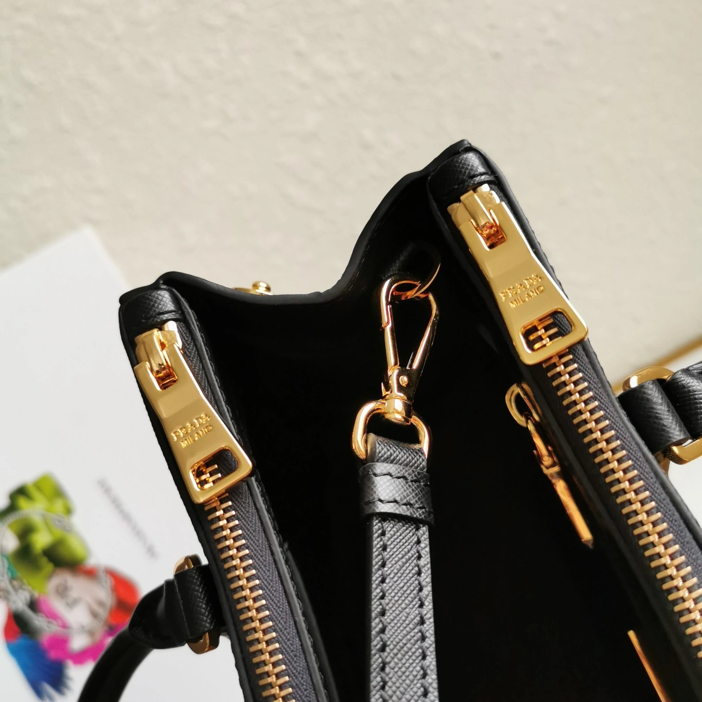 MOMO-- Pr141 1BA863_NZV_F0002_V_EOO Saffiano high quality version item:D-B000K2229