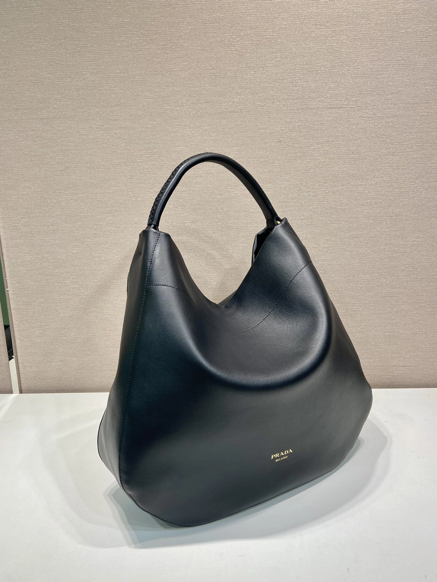 MOMO-- Pr141 1BC219_2CYS_F0002_V_OOO cowhide high quality version item:D-B000K2233