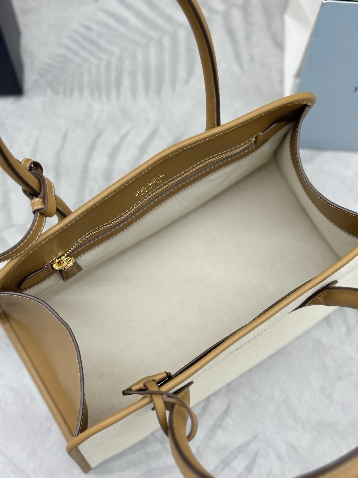 MOMO-- Pr141 1BG572_2HJA_F0KFZ_V_OOZ high quality version cowhide item:E-B000K0710