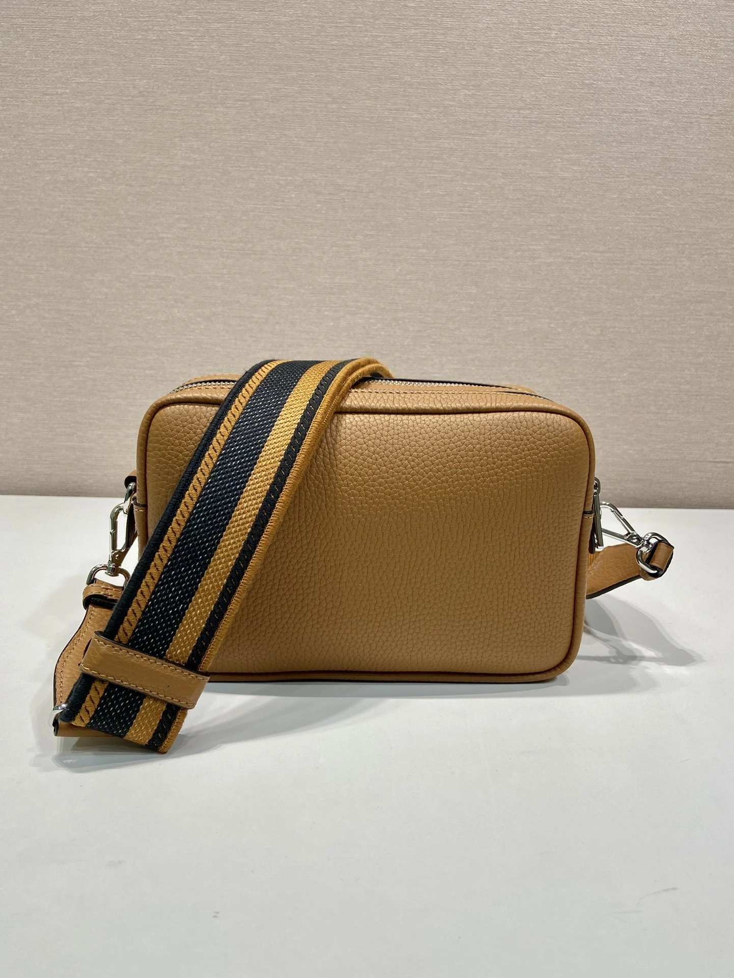 MOMO-- Pr141 1BH082_2DKV_F03OF_V_3OM high quality version cowhide item:D-B000K1933