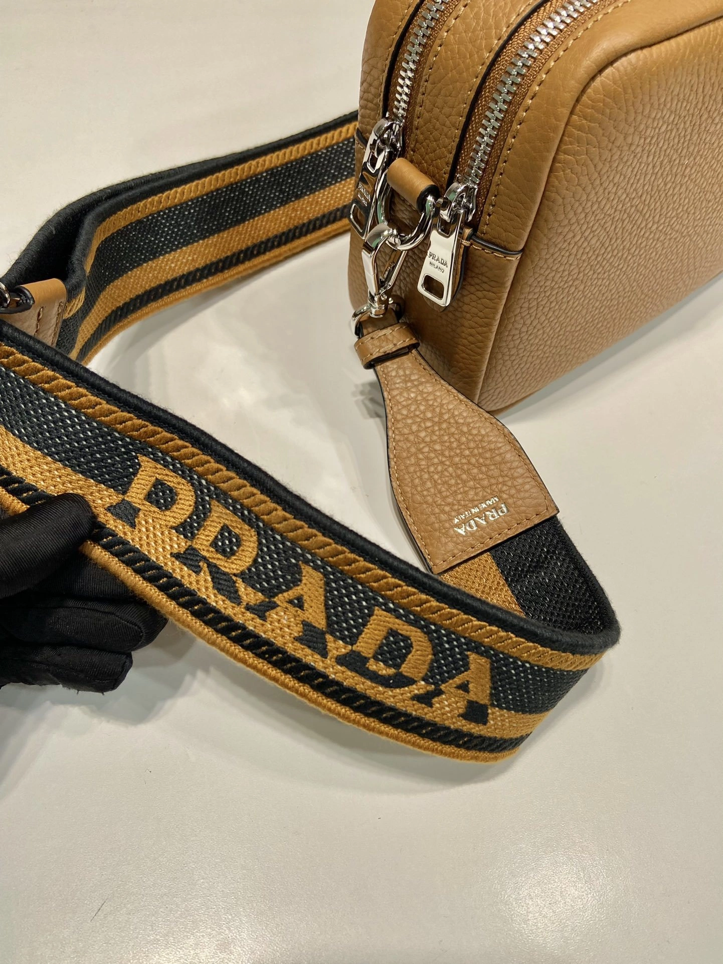 MOMO-- Pr141 1BH082_2DKV_F03OF_V_3OM high quality version cowhide item:D-B000K1933