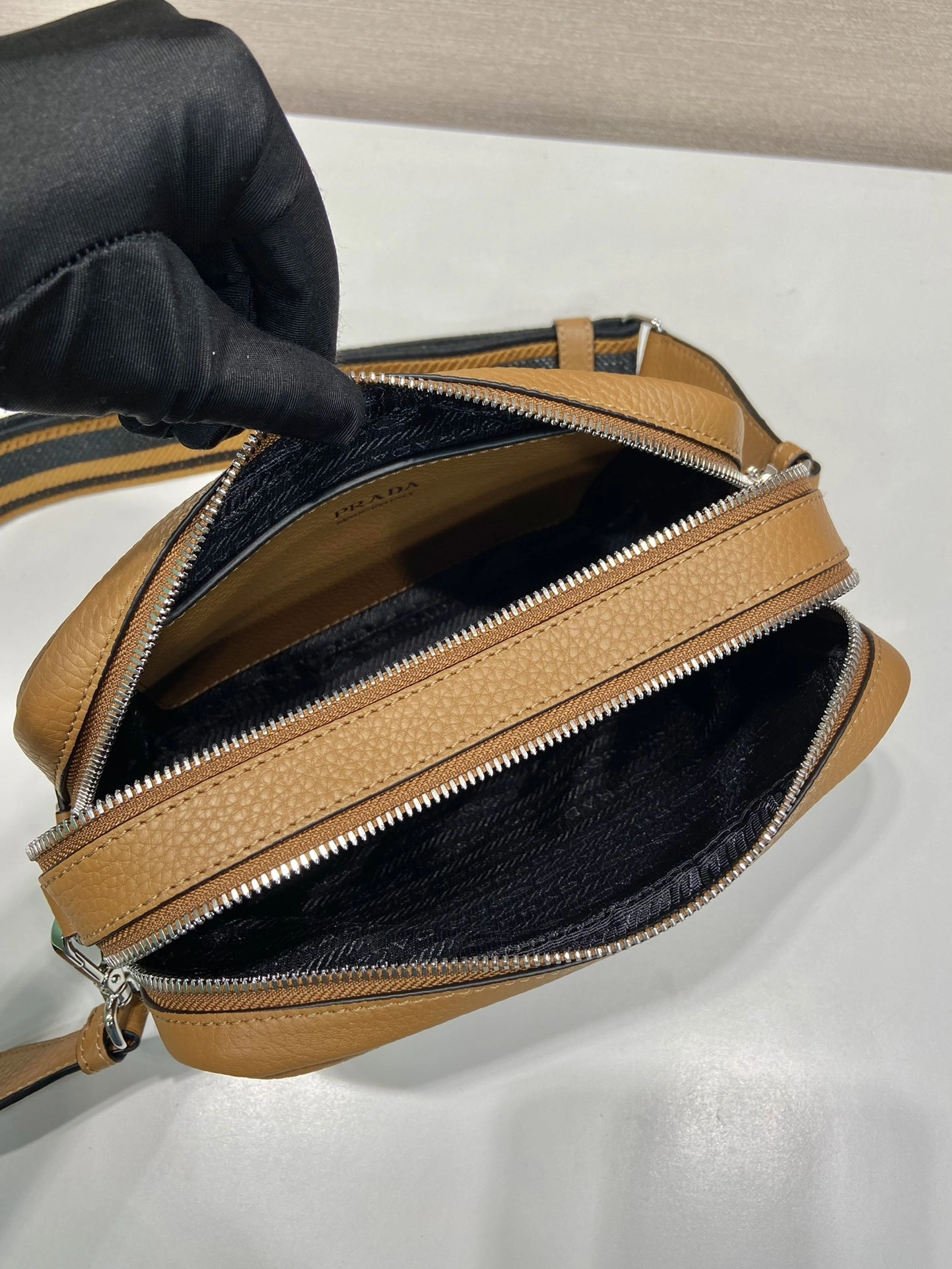 MOMO-- Pr141 1BH082_2DKV_F03OF_V_3OM high quality version cowhide item:D-B000K1933