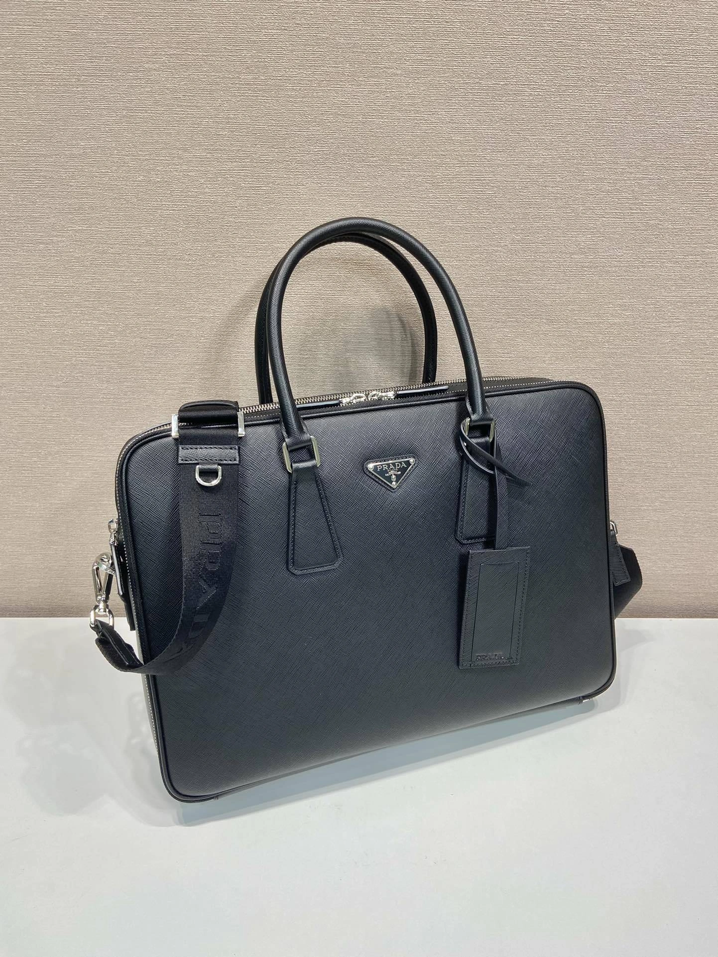 MOMO-- Pr141 2VE022_9Z2_F0002_V_OOO high quality version Saffiano item:D-B000K2016