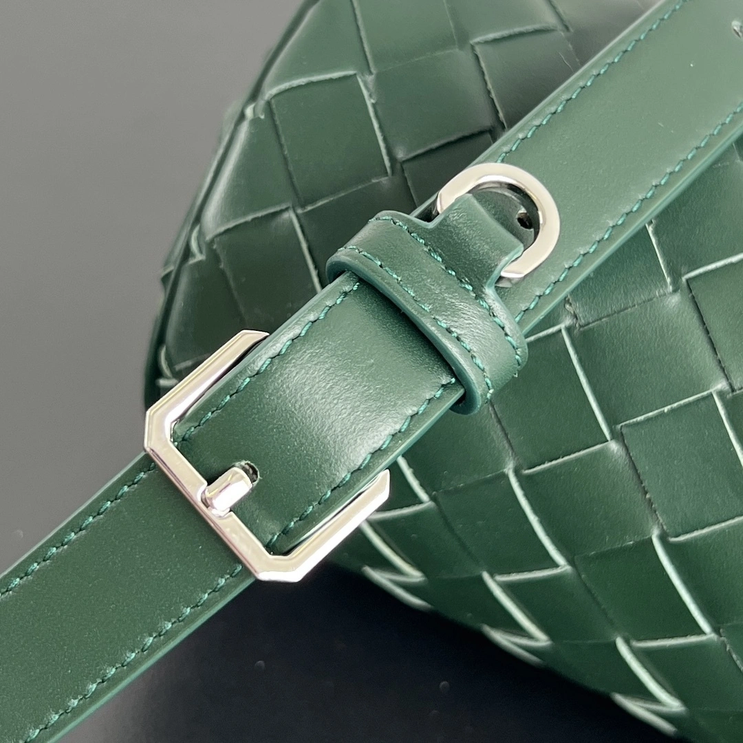 MOMO-- V595t1 777391V2HL13048 high quality version Barrel cowhide item:E-B479A0822