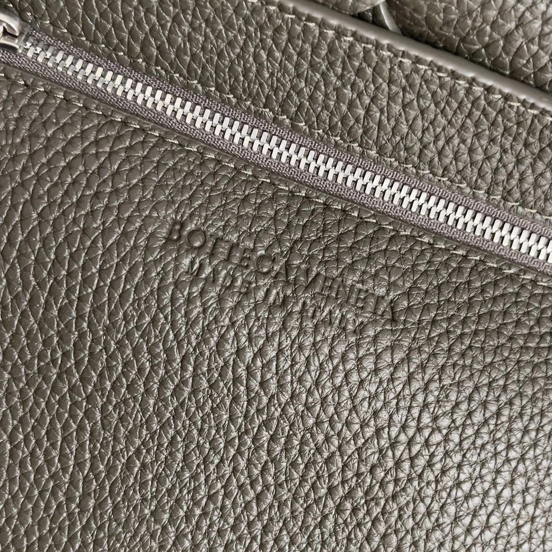 MOMO-- V595t1 795637V4FV13386 high quality version Calfskin Diago item:E-B063A0805