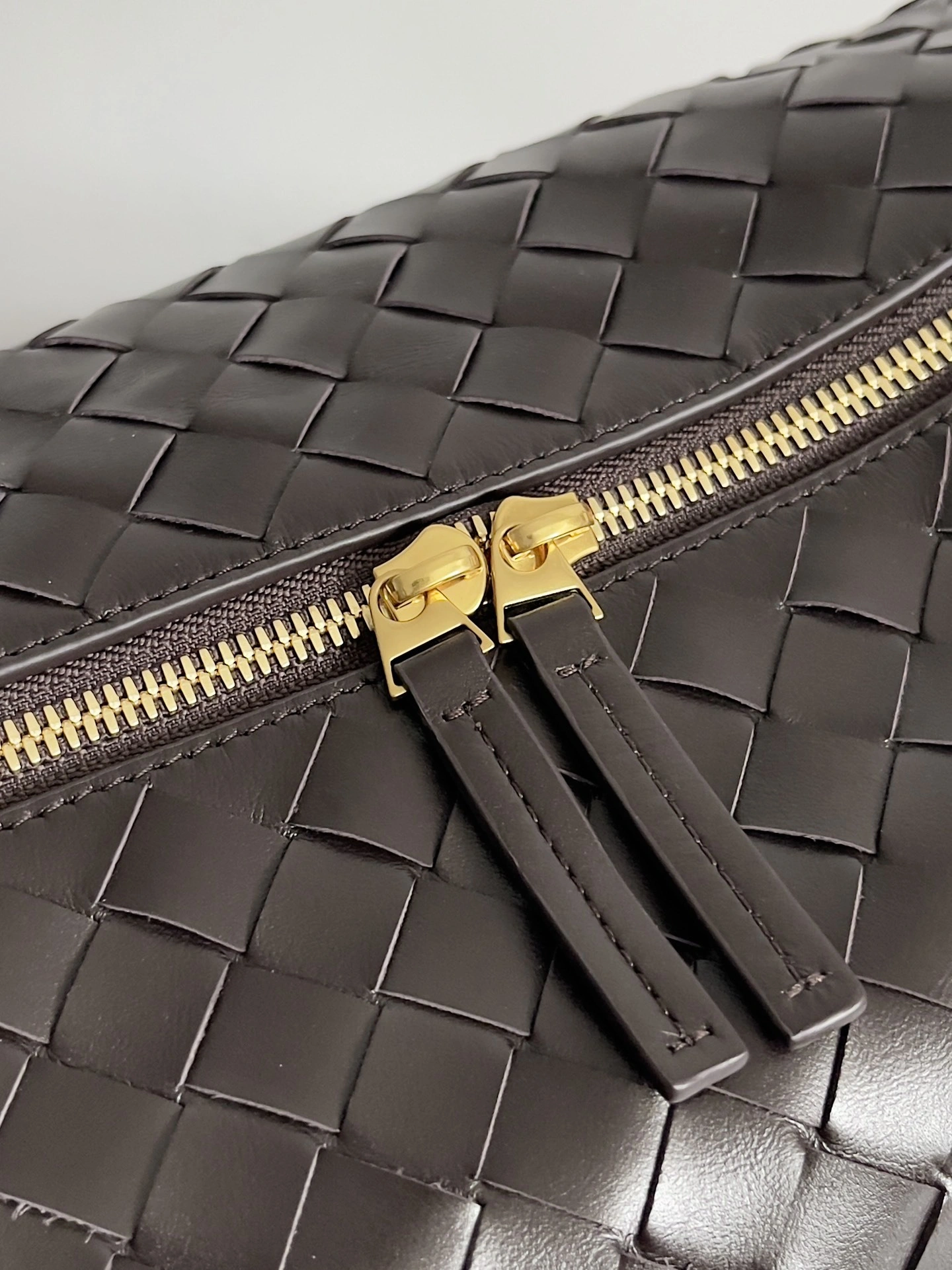 MOMO-- V595t1 796619V2HL12190 high quality version Loop weekender item:E-B063A0953