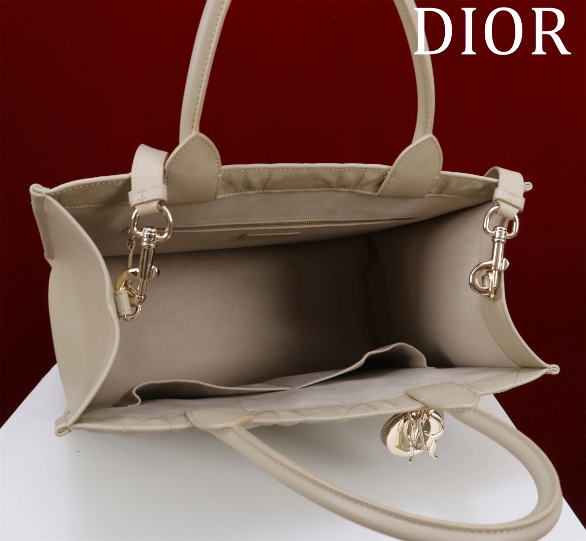 MOMO--4ior M1324OWHP-M51U high quality version Book Tote cowhide item:E-B000L2061T
