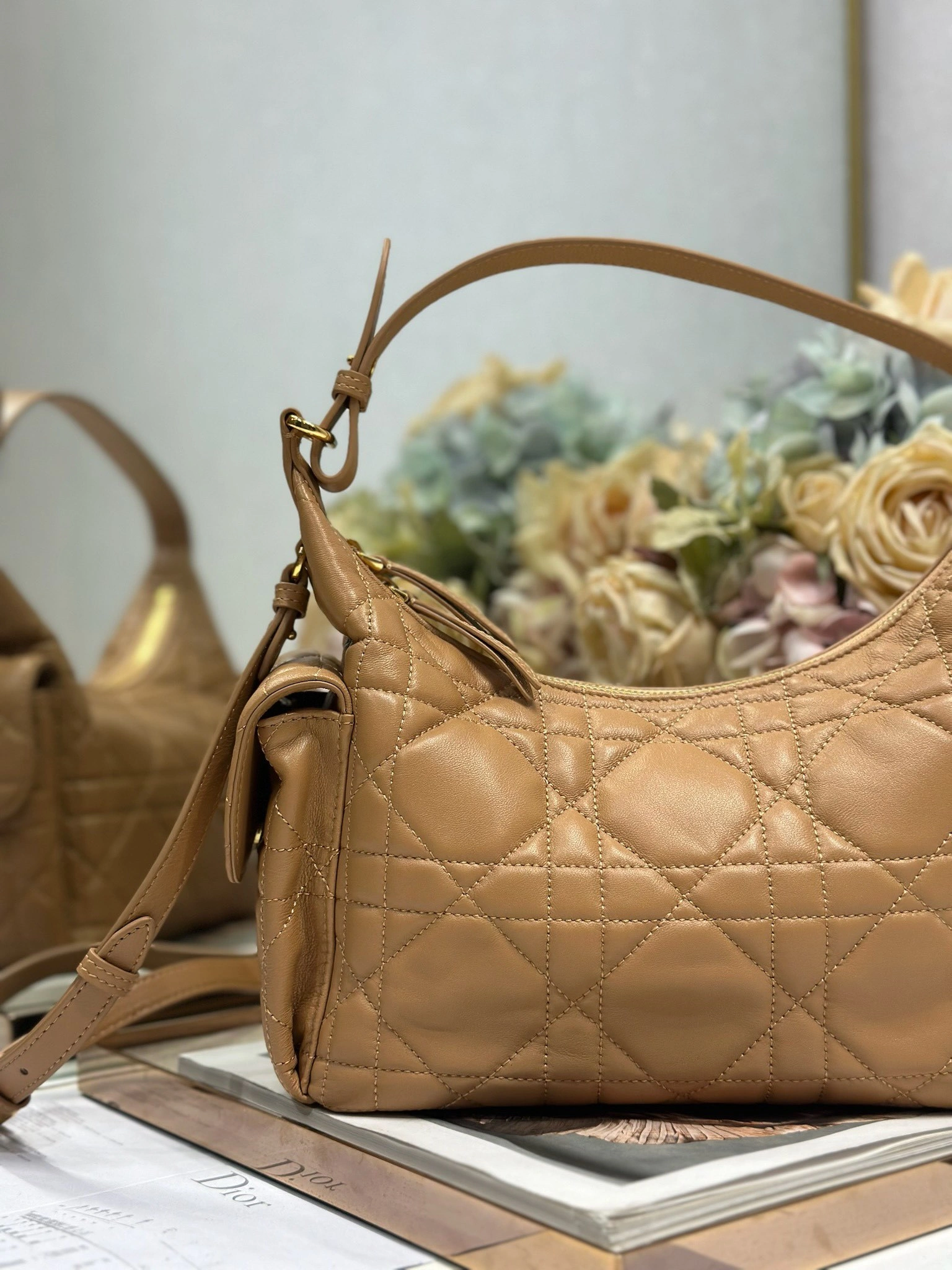 MOMO--4ior M6323UUVB-34UU high quality version D-Dream sheepskin item:E-B000L2032T