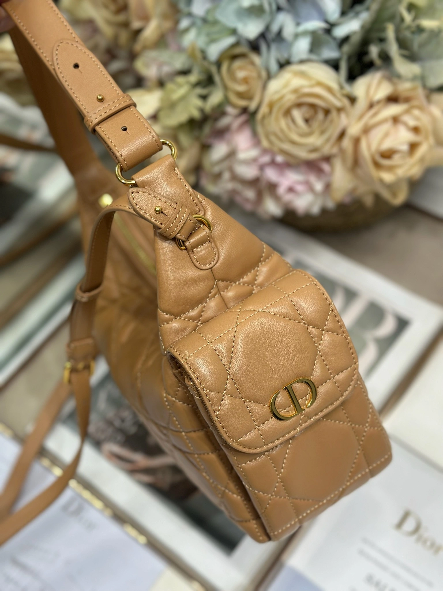 MOMO--4ior M6323UUVB-34UU high quality version D-Dream sheepskin item:E-B000L2032T
