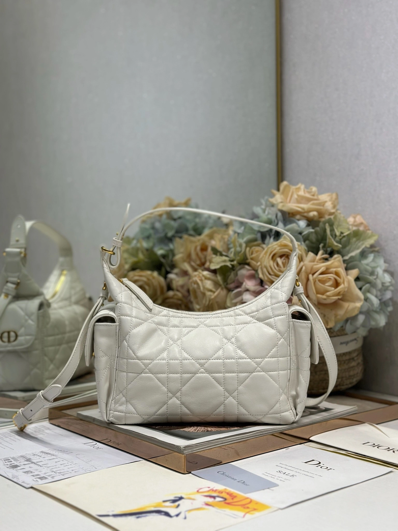 MOMO--4ior M6323UUVB_M030 high quality version D-Dream sheepskin item:E-B000L2006T