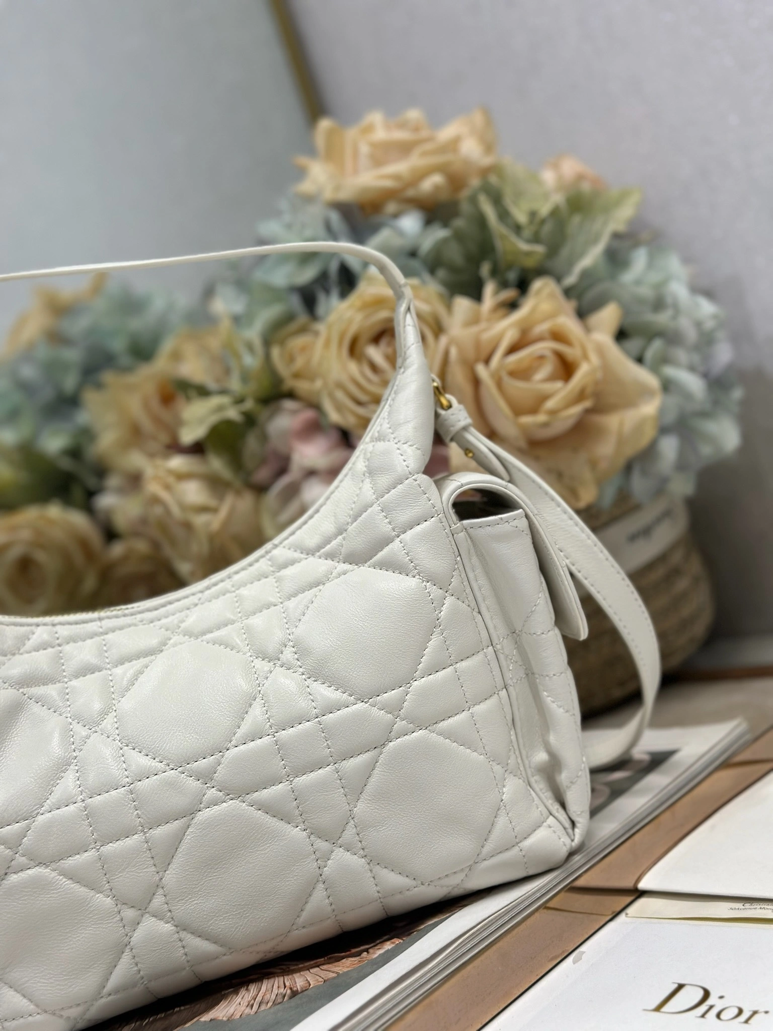 MOMO--4ior M6323UUVB_M030 high quality version D-Dream sheepskin item:E-B000L2006T