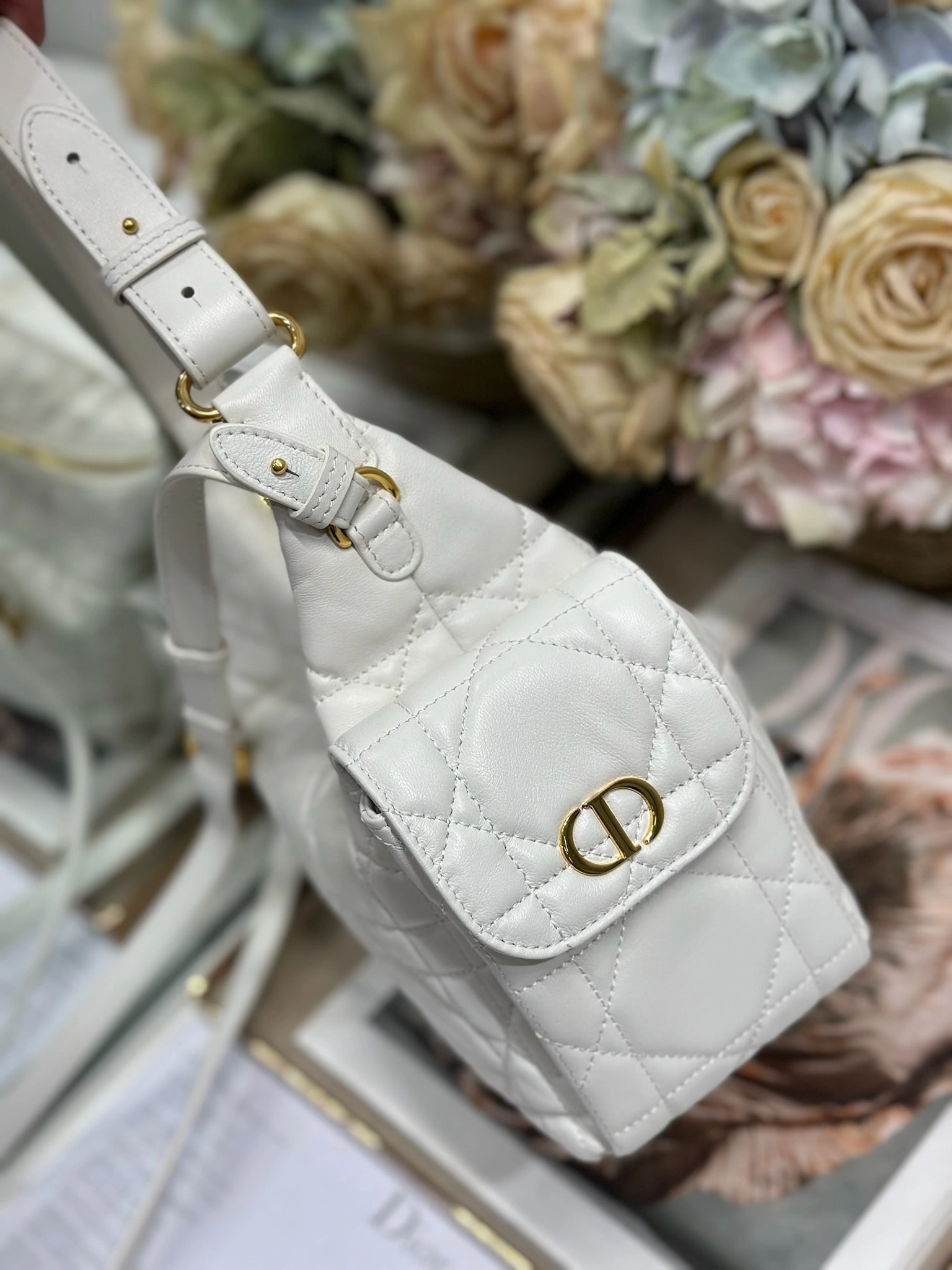 MOMO--4ior M6323UUVB_M030 high quality version D-Dream sheepskin item:E-B000L2006T