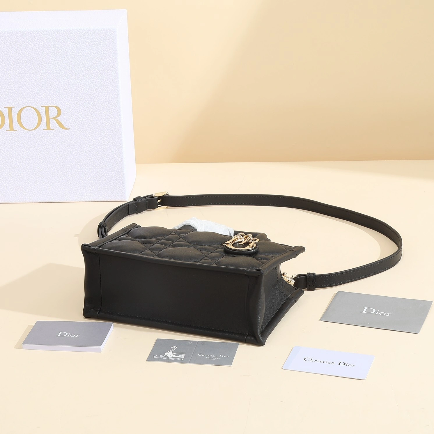 MOMO--4ior S5573OWHP-M900 high quality version Book Tote cowhide item:E-B000L2045T
