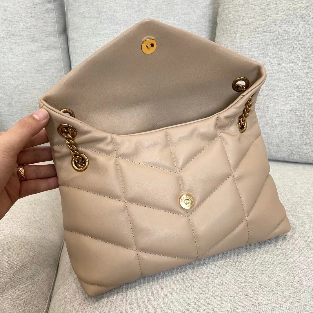 MOMO- 577476-1EL07-2721 5774761EL072721 Lambskin LOULOU PUFFER item : B-B597E1440W