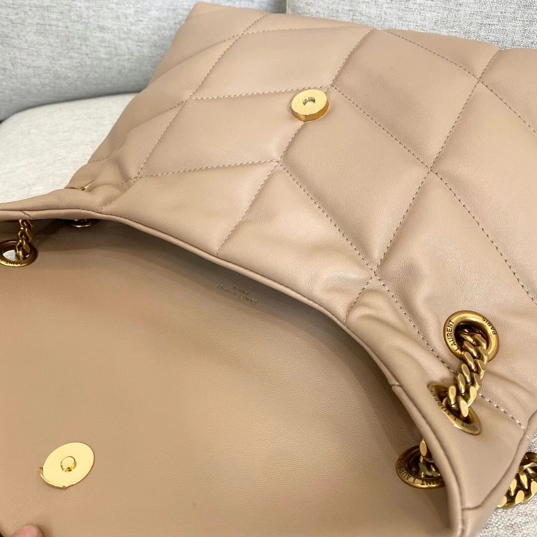 MOMO- 577476-1EL07-2721 5774761EL072721 Lambskin LOULOU PUFFER item : B-B597E1440W