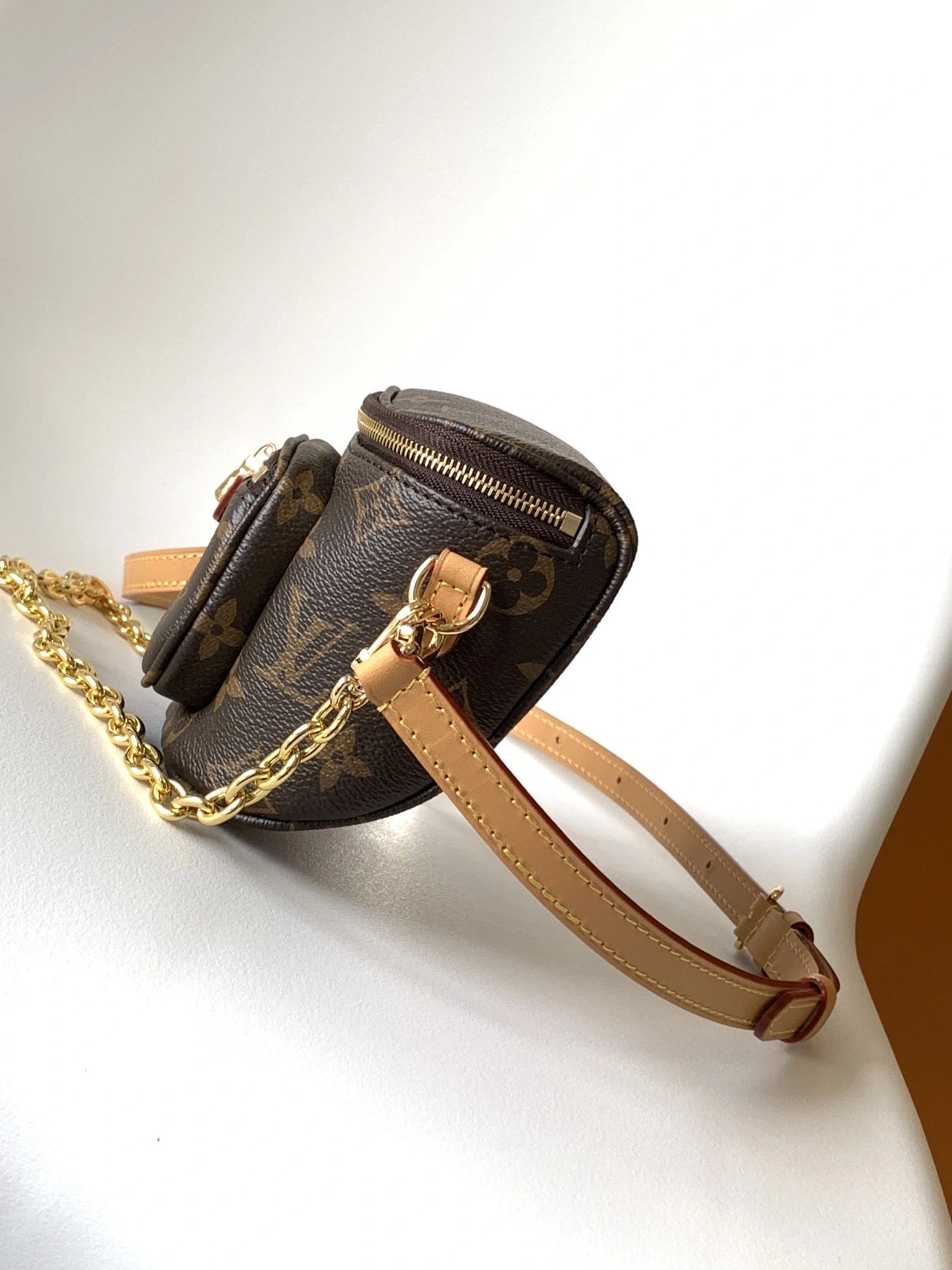 MOMO--8V M82335 high quality version Mini Bumbag Gradient cowhide item:F-B000A2129