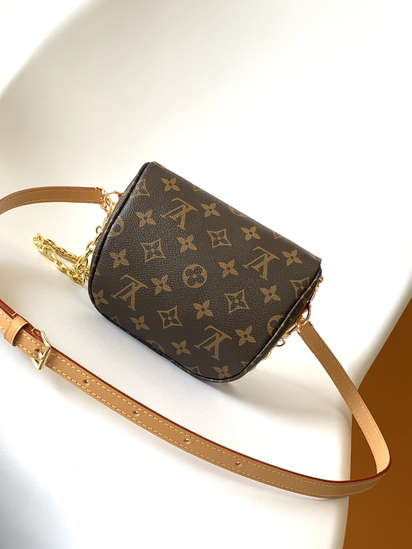 MOMO--8V M82335 high quality version Mini Bumbag Gradient cowhide item:F-B000A2129
