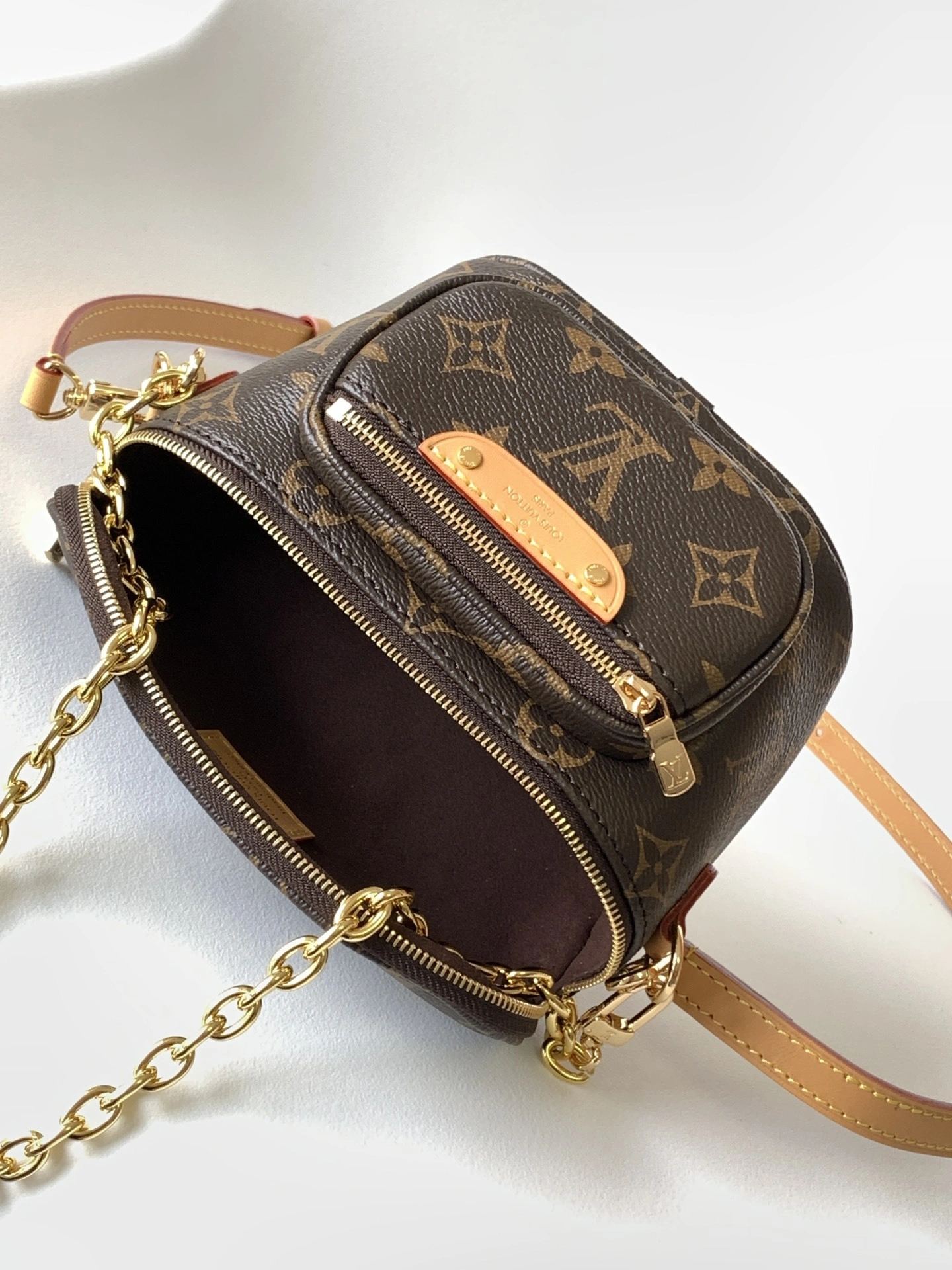 MOMO--8V M82335 high quality version Mini Bumbag Gradient cowhide item:F-B000A2129
