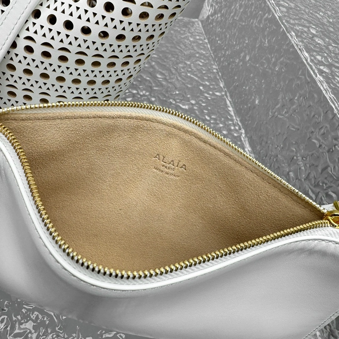 MOMO--Other brands AA1S03132CA303010 high quality version LE MINA item:E-B000A1337