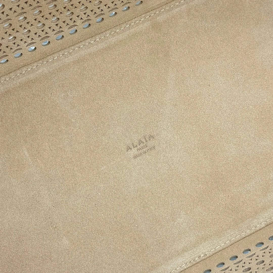 MOMO--Other brands AA1S03132CA303010 high quality version LE MINA item:E-B000A1337