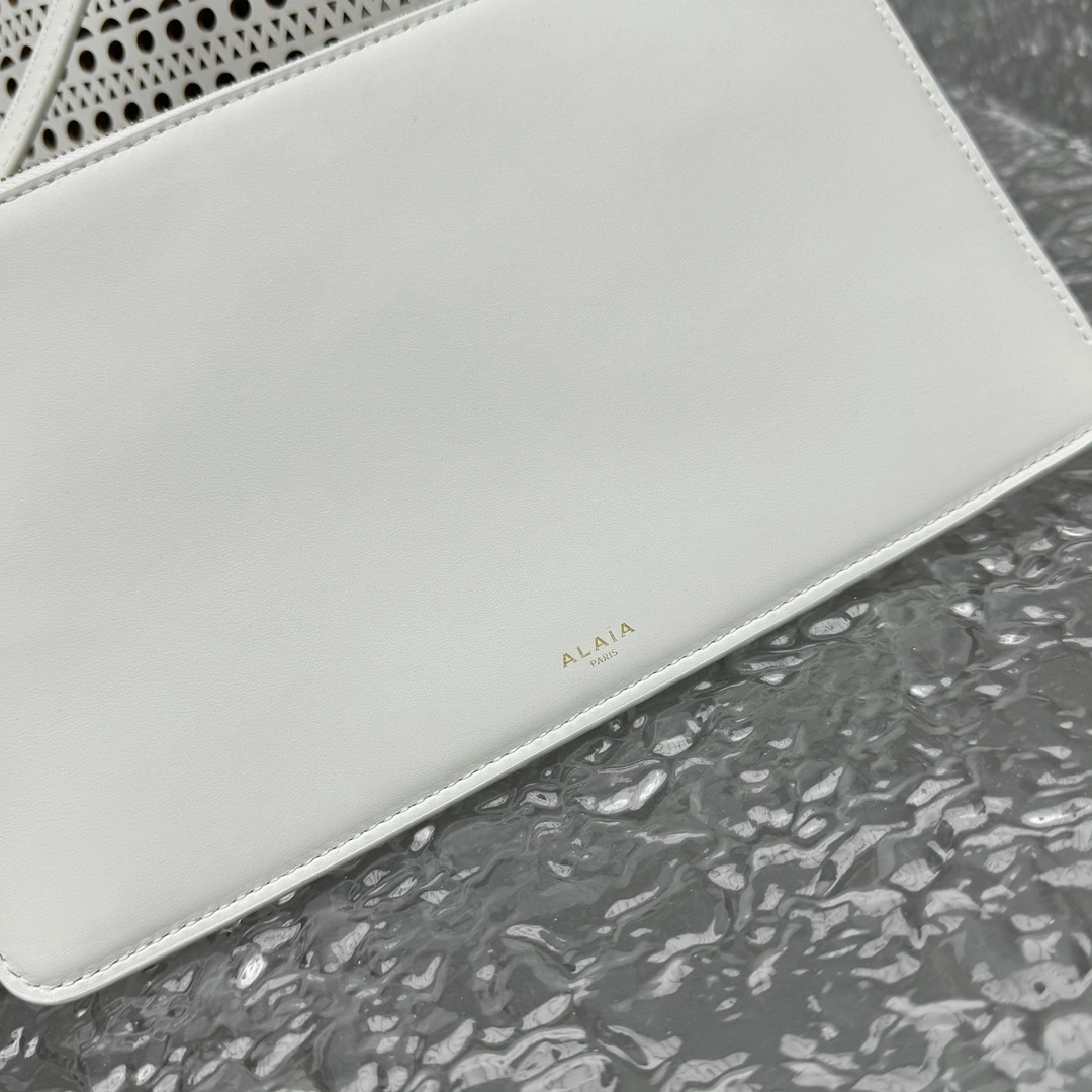 MOMO--Other brands AA1S03132CA303010 high quality version LE MINA item:E-B000A1337