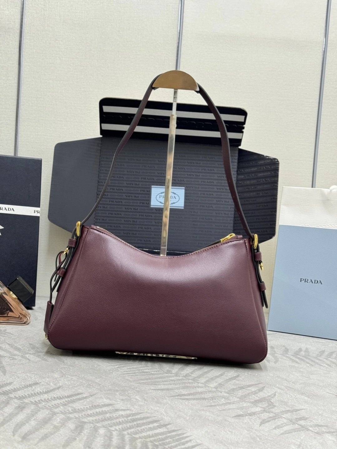 MOMO--Pr141 1BC229_2CYS_F0LV7 high quality version Aimee Calfskin item:E-B000K0642