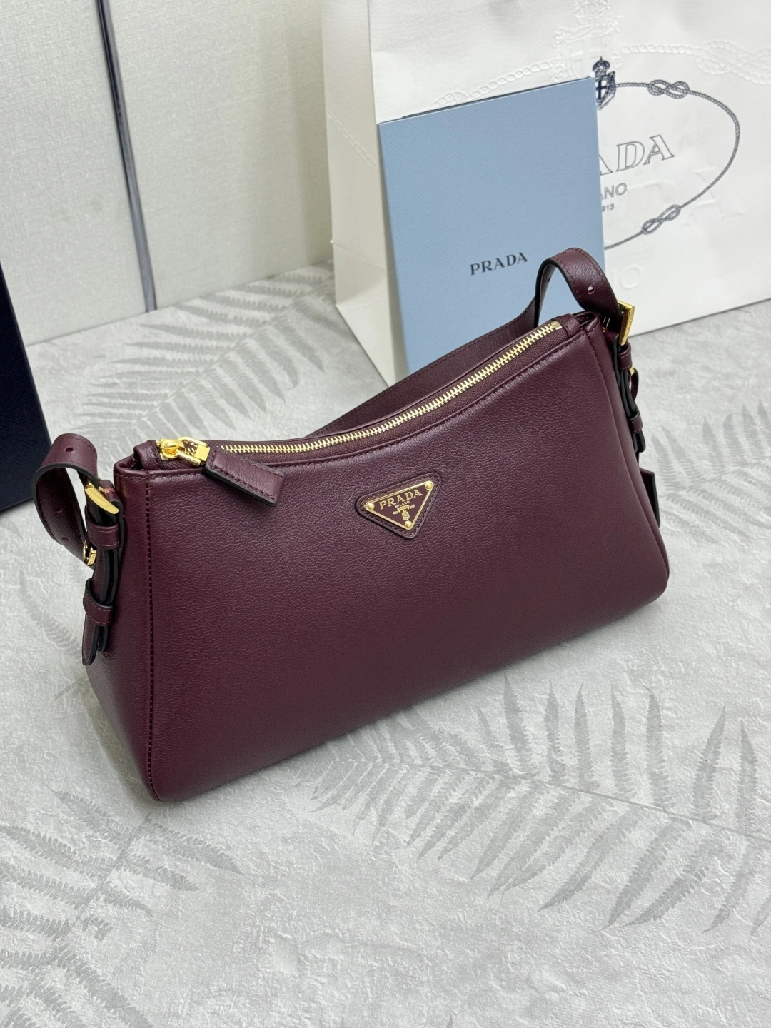 MOMO--Pr141 1BC229_2CYS_F0LV7 high quality version Aimee Calfskin item:E-B000K0642