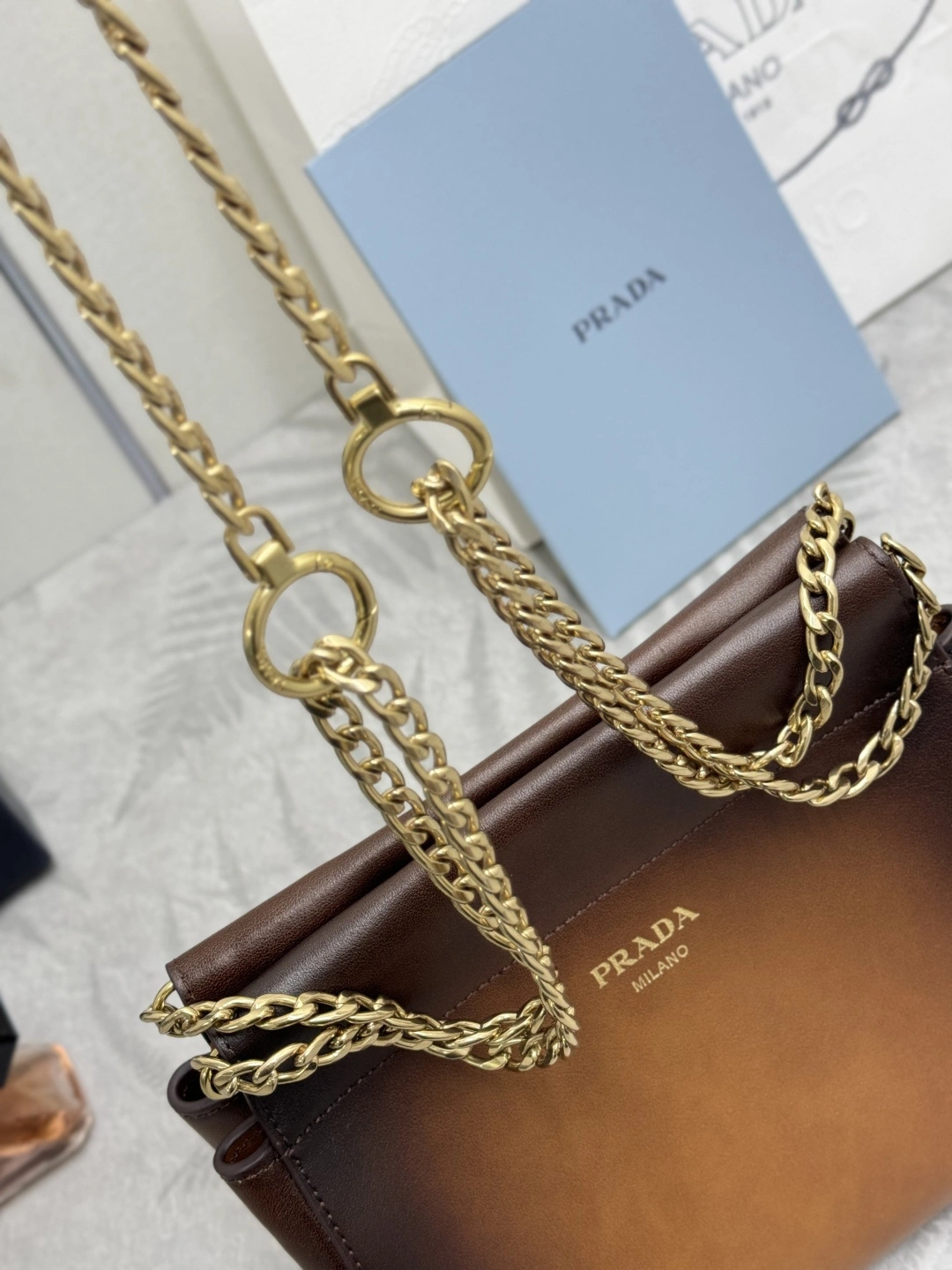 MOMO--Pr141 1BC263_2HMZ_F0046 high quality version Enchaîné cowhide item:E-B000K0734