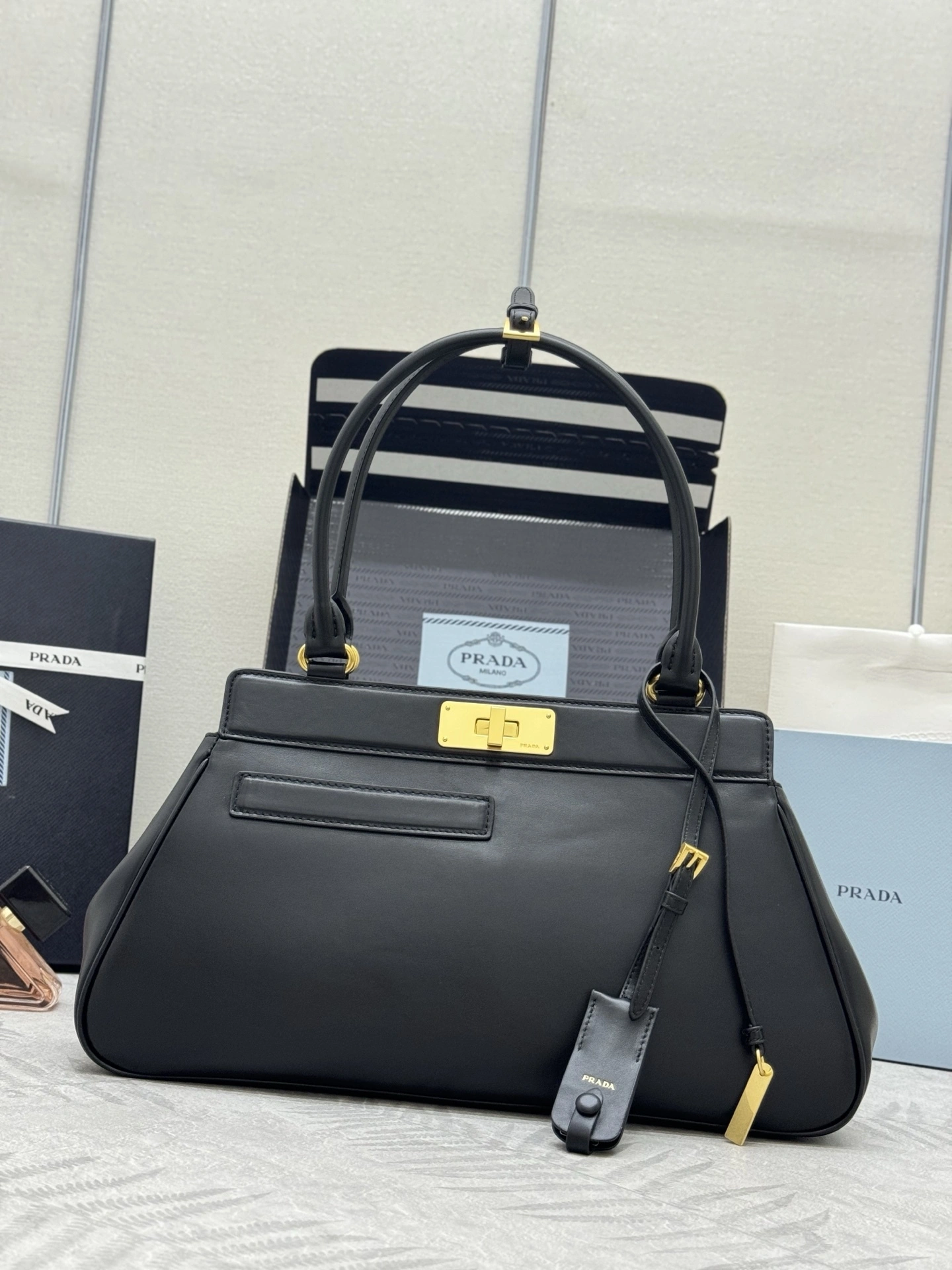 MOMO--Pr141 1BG569_2HIA_F0002_V_DOO high quality version Calfskin item:E-B000K0633