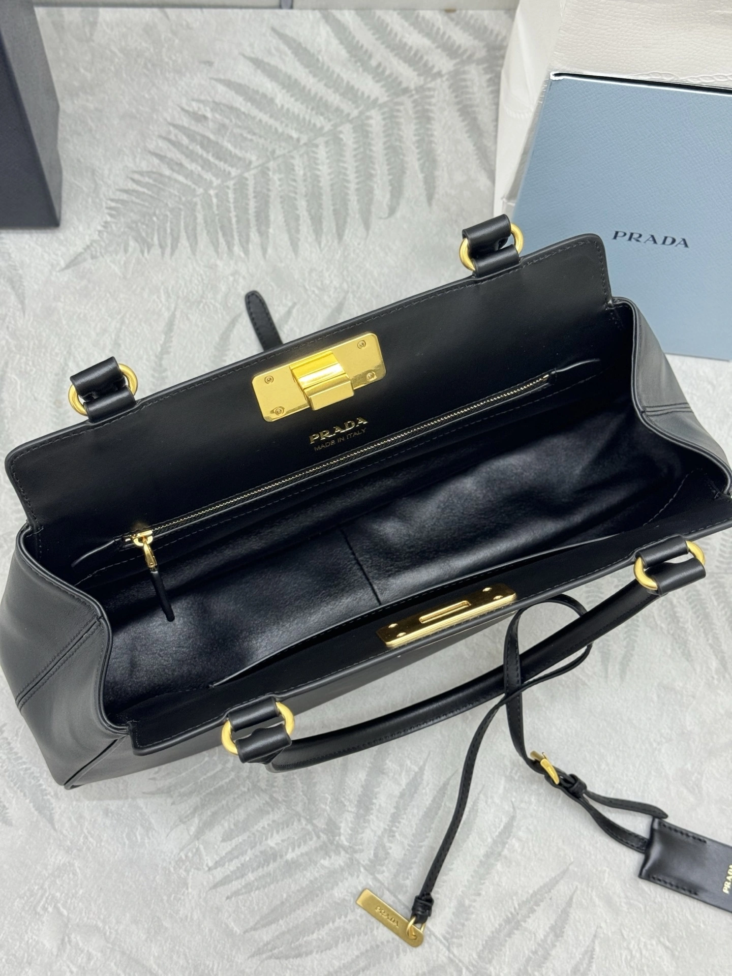 MOMO--Pr141 1BG569_2HIA_F0002_V_DOO high quality version Calfskin item:E-B000K0633