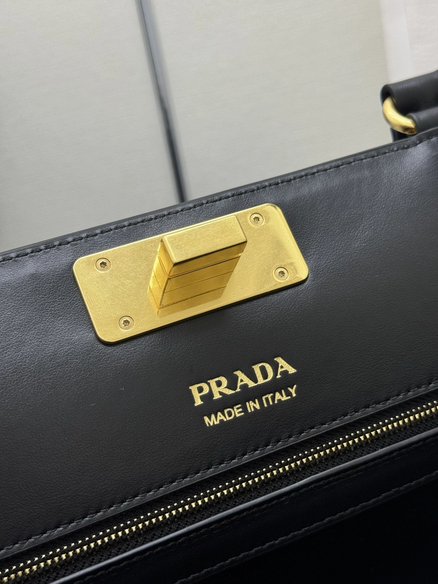 MOMO--Pr141 1BG569_2HIA_F0002_V_DOO high quality version Calfskin item:E-B000K0633