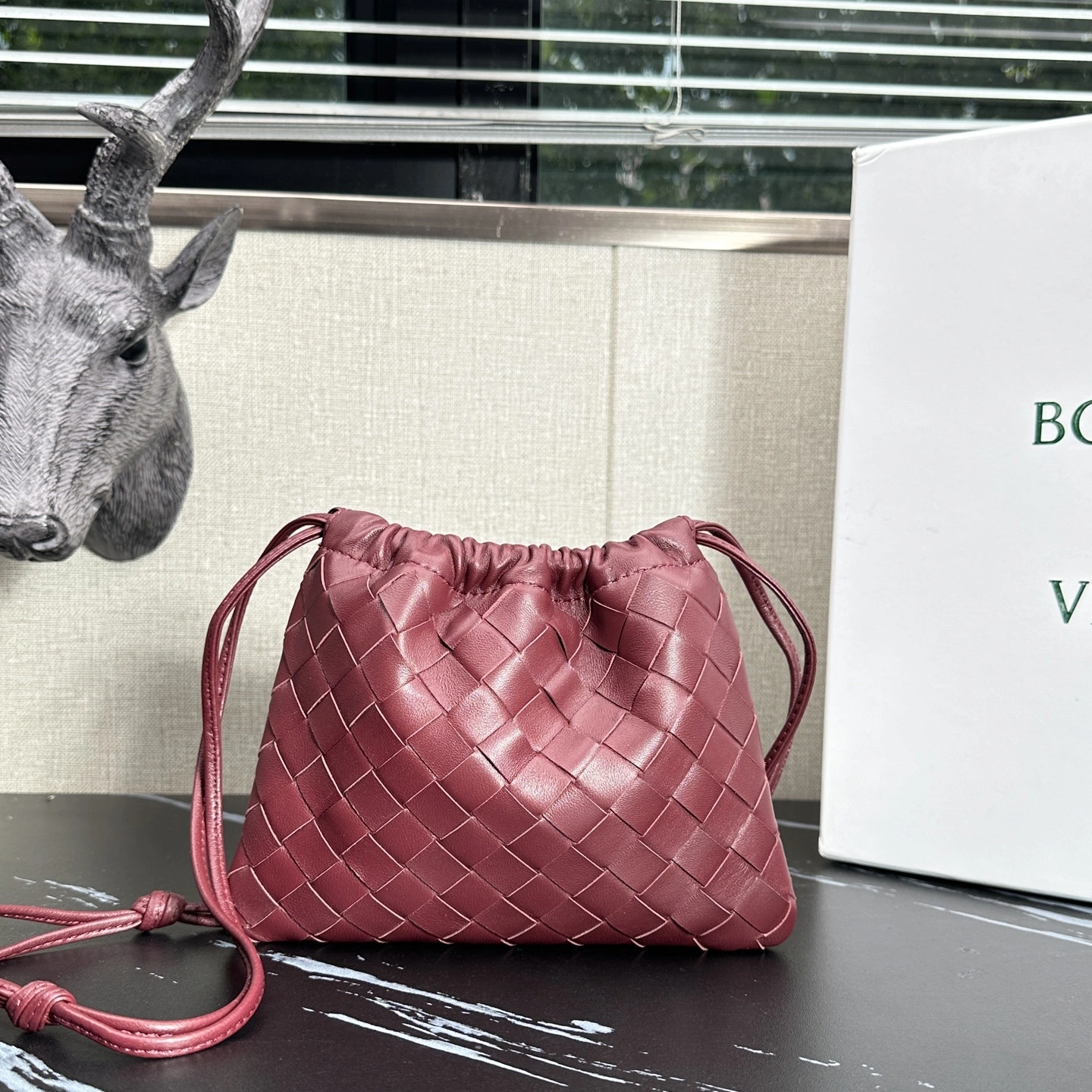 MOMO- V595t1 816987V3IV15562 high quality version Dustbag cowhide item：E-B177I2514