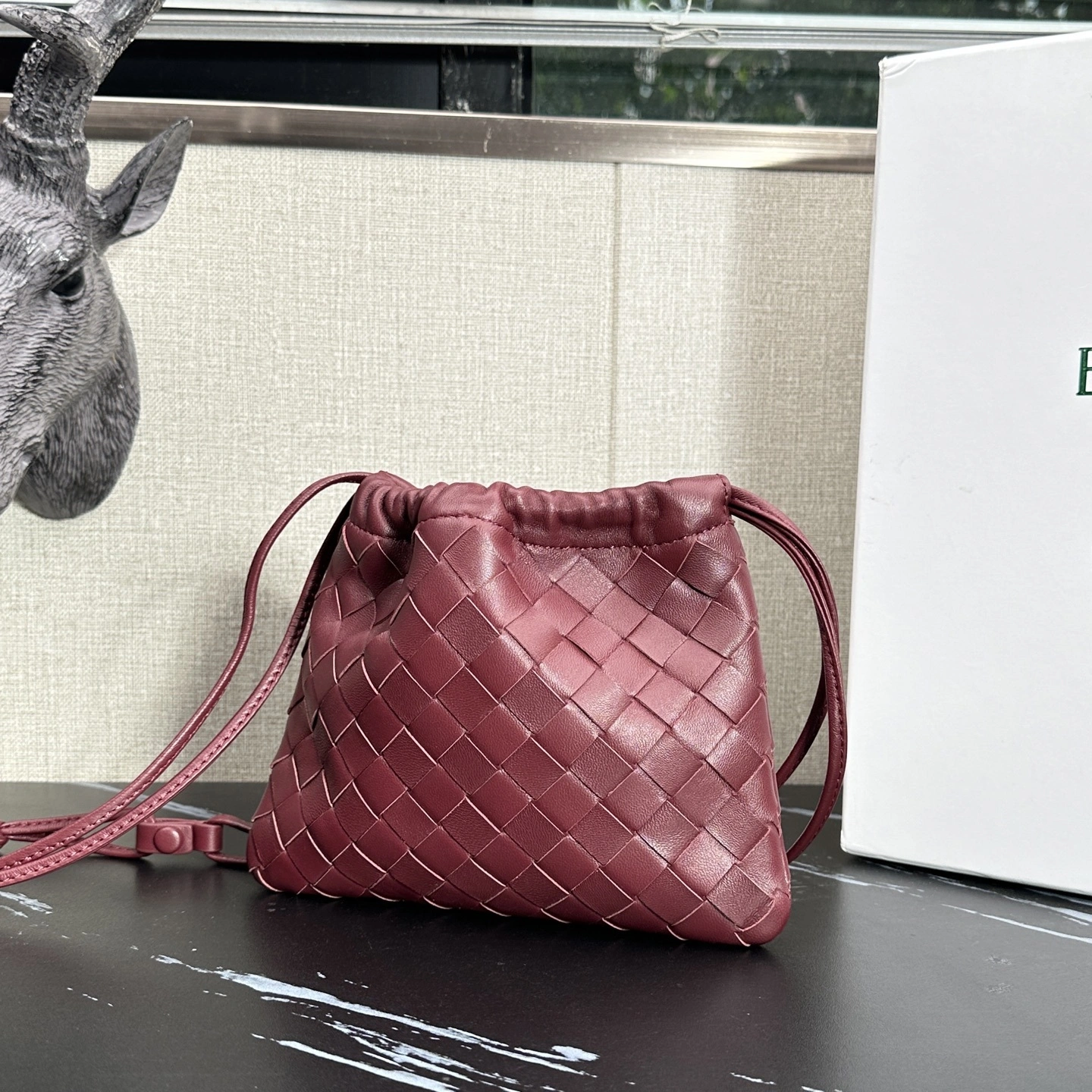 MOMO- V595t1 816987V3IV15562 high quality version Dustbag cowhide item：E-B177I2514
