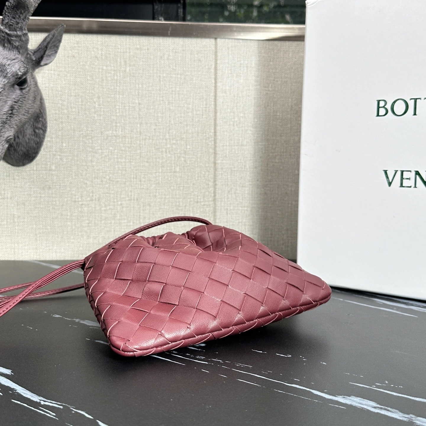 MOMO- V595t1 816987V3IV15562 high quality version Dustbag cowhide item：E-B177I2514
