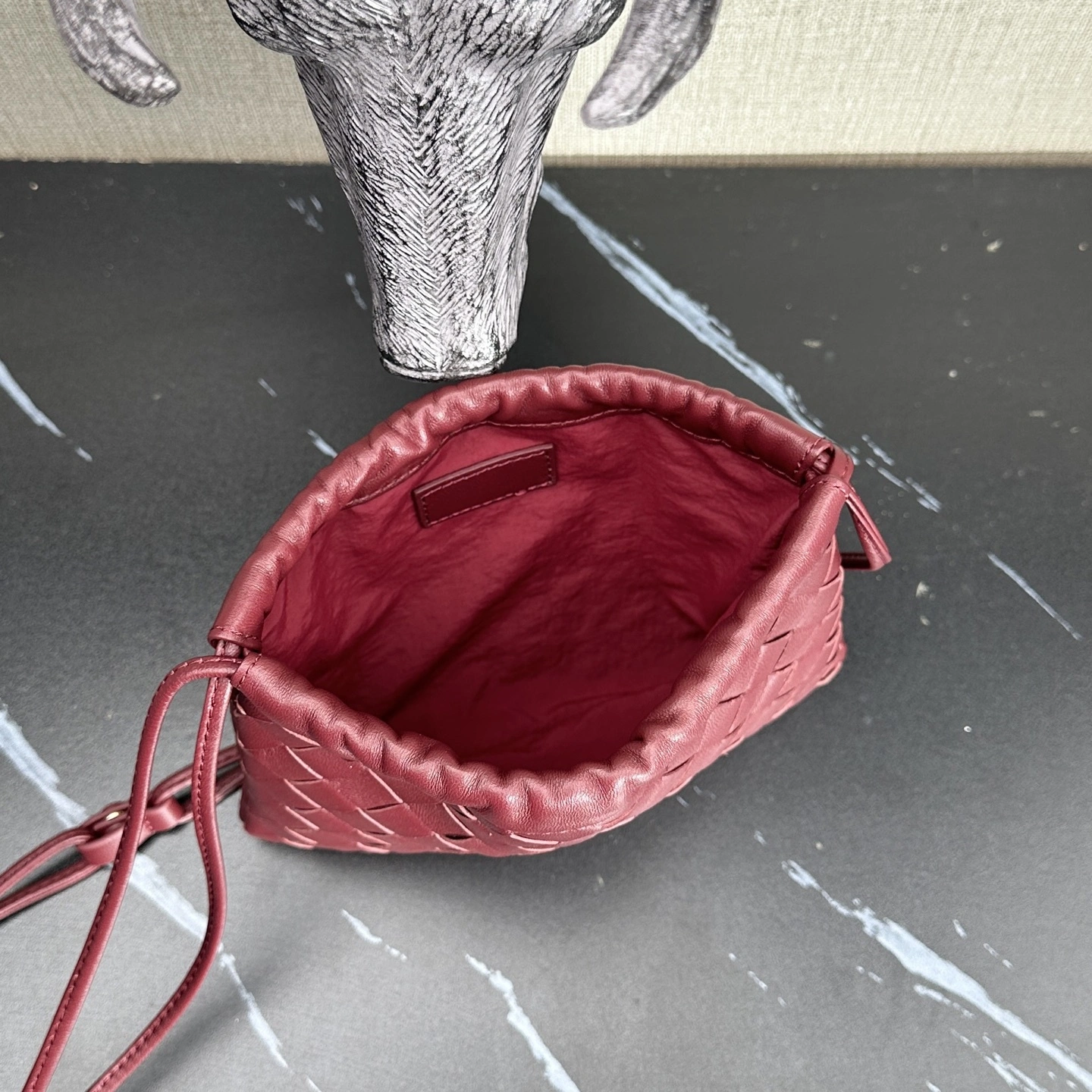 MOMO- V595t1 816987V3IV15562 high quality version Dustbag cowhide item：E-B177I2514
