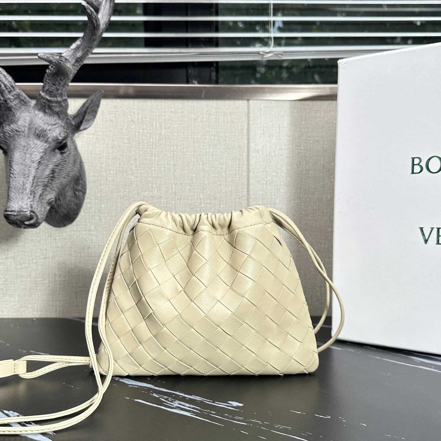 MOMO- V595t1 816987V3IV19197 high quality version Dustbag cowhide item：E-B177I2515