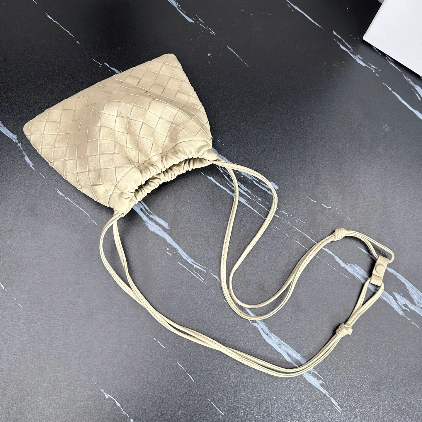 MOMO- V595t1 816987V3IV19197 high quality version Dustbag cowhide item：E-B177I2515