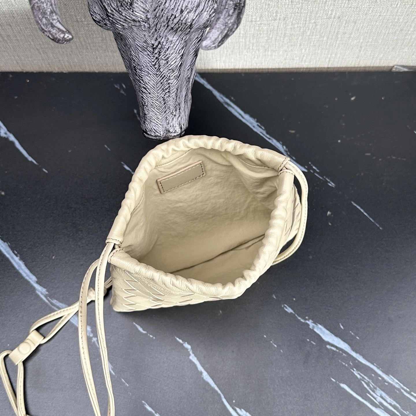 MOMO- V595t1 816987V3IV19197 high quality version Dustbag cowhide item：E-B177I2515