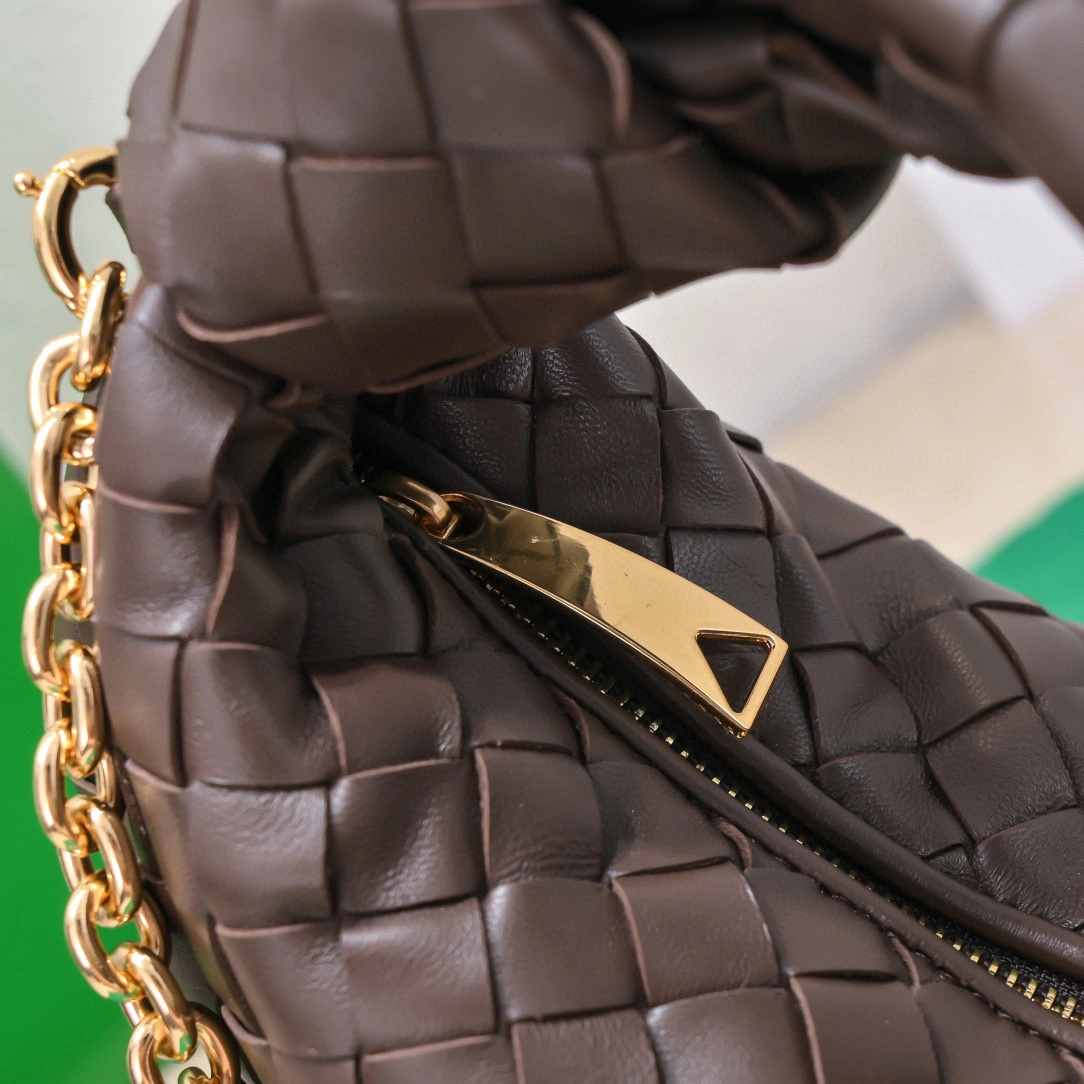 MOMO- high quality version 709562VCPP12127 chain jodie sheephide item：B-B564H2710C