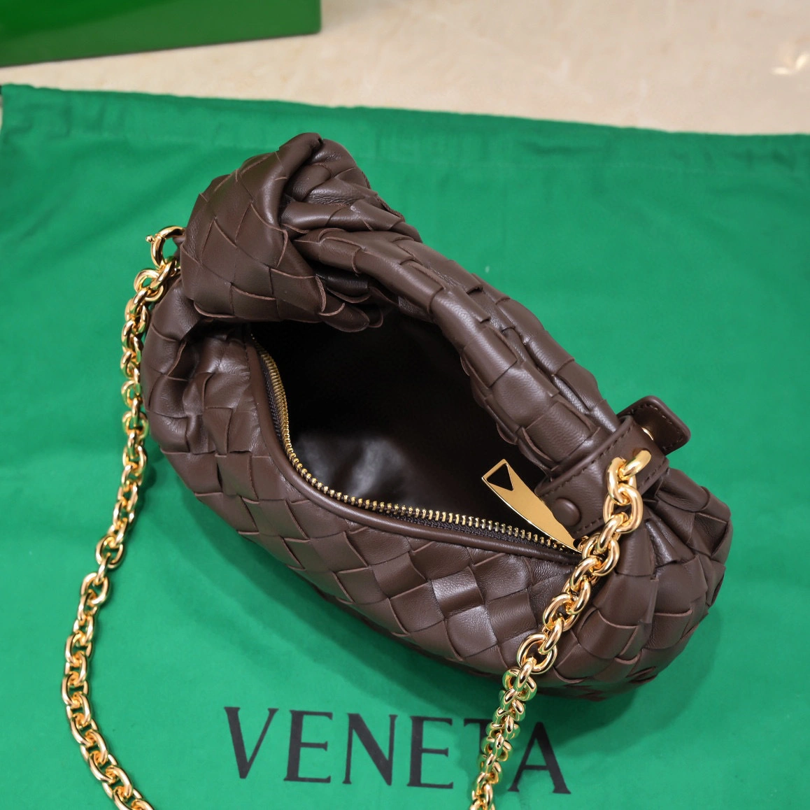 MOMO- high quality version 709562VCPP12127 chain jodie sheephide item：B-B564H2710C