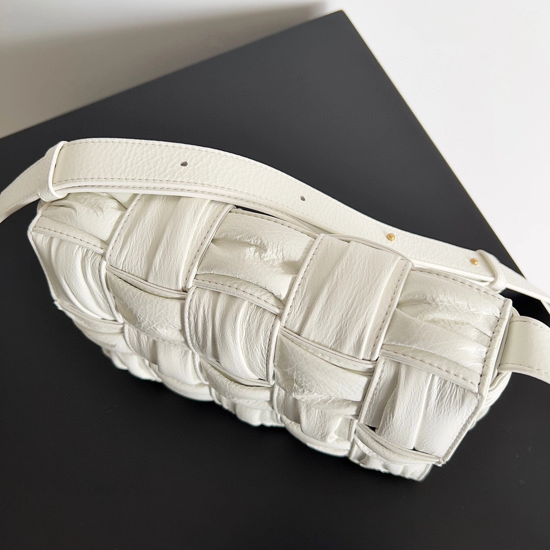 MOMO- high quality version 717089V2FY19092 2022 Cassette cowhide item：B-B063J1622C