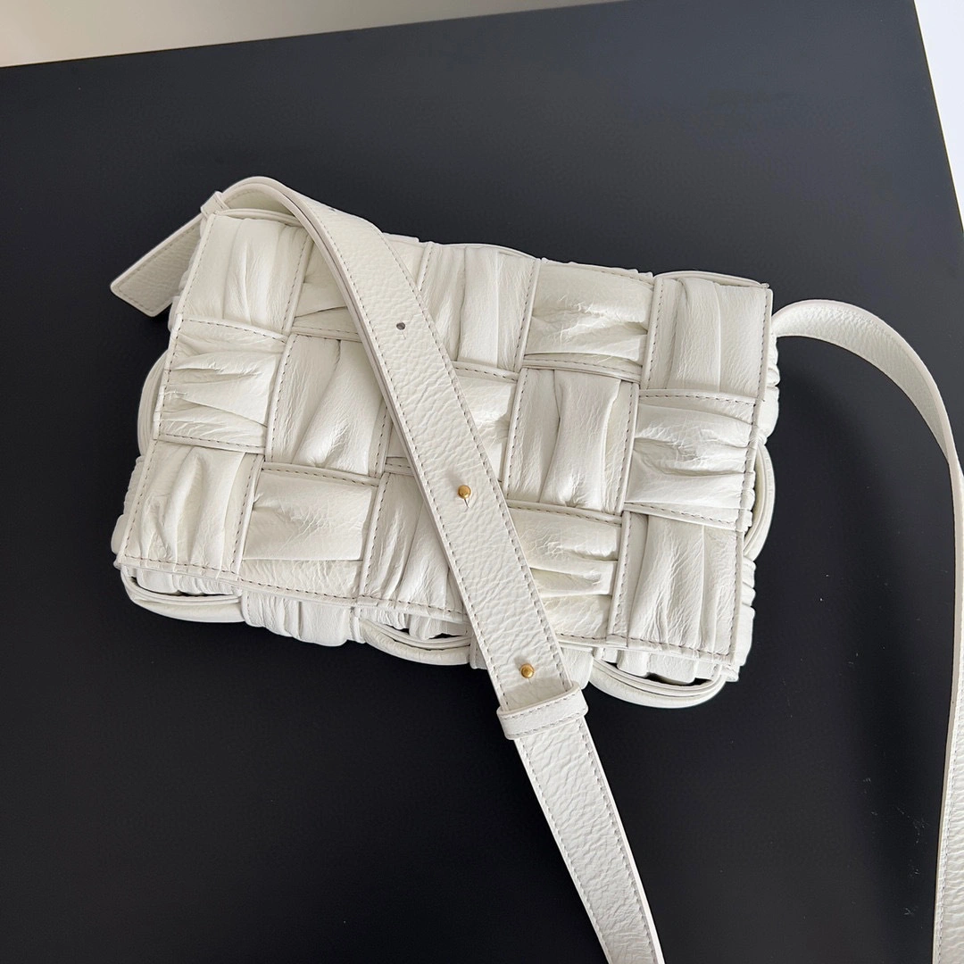 MOMO- high quality version 717089V2FY19092 2022 Cassette cowhide item：B-B063J1622C