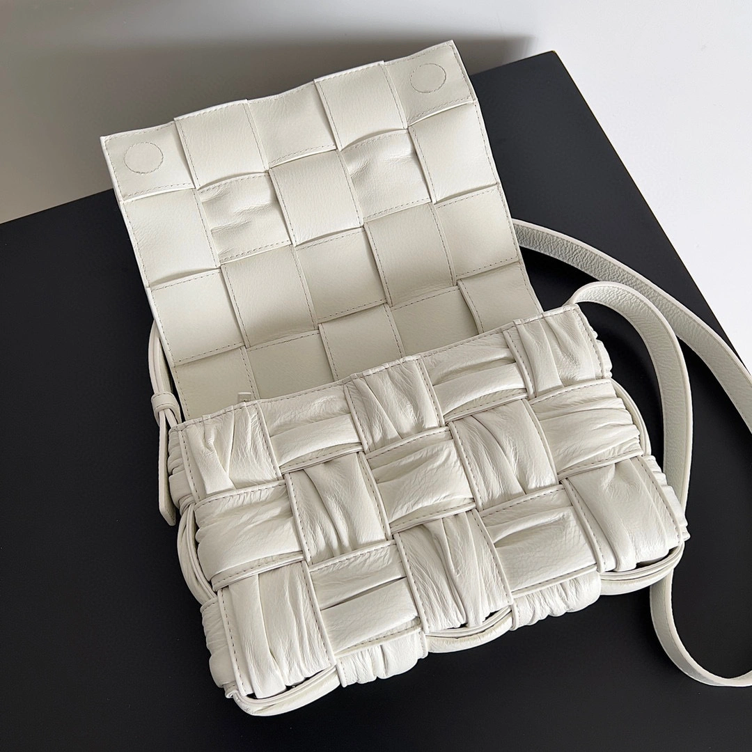 MOMO- high quality version 717089V2FY19092 2022 Cassette cowhide item：B-B063J1622C