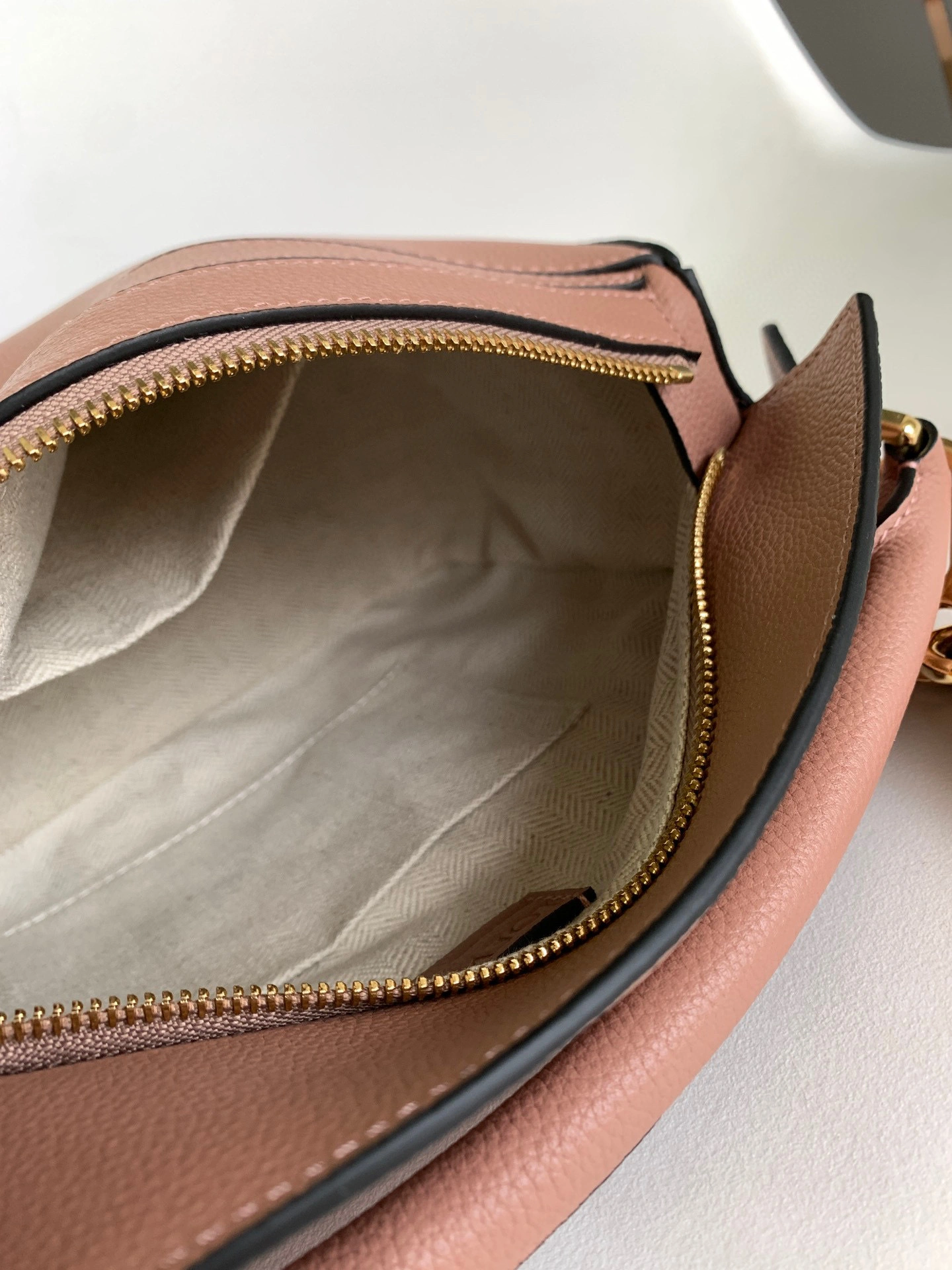 MOMO- high quality version A510S21X67-9068 Puzzle small calfskin item：B-B000J2718C