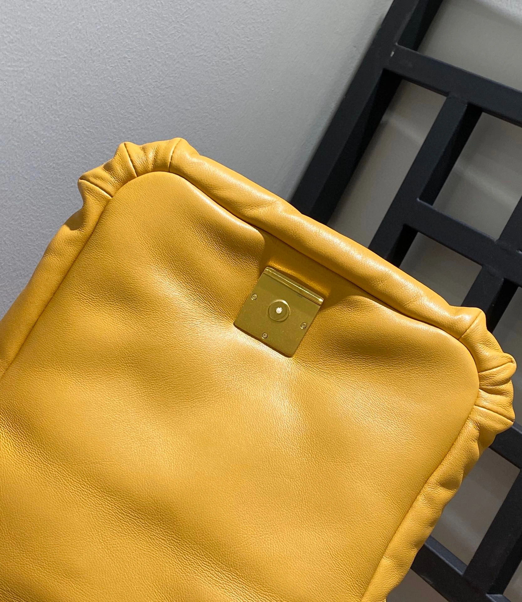 MOMO- high quality version AP40P41X01-3510 Puffer Goya sheephide item：B-B063L1608C
