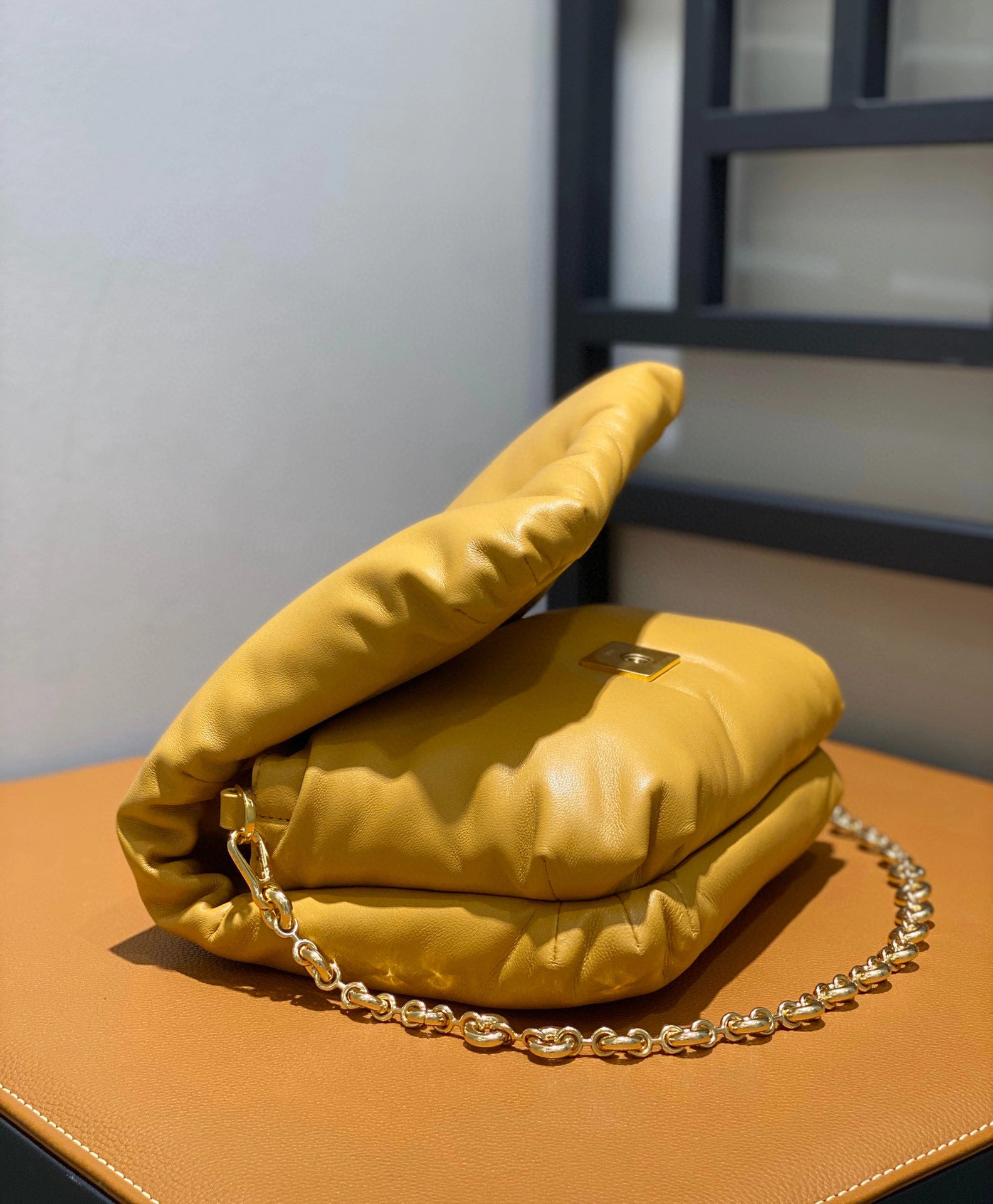 MOMO- high quality version AP40P41X01-3510 Puffer Goya sheephide item：B-B063L1608C