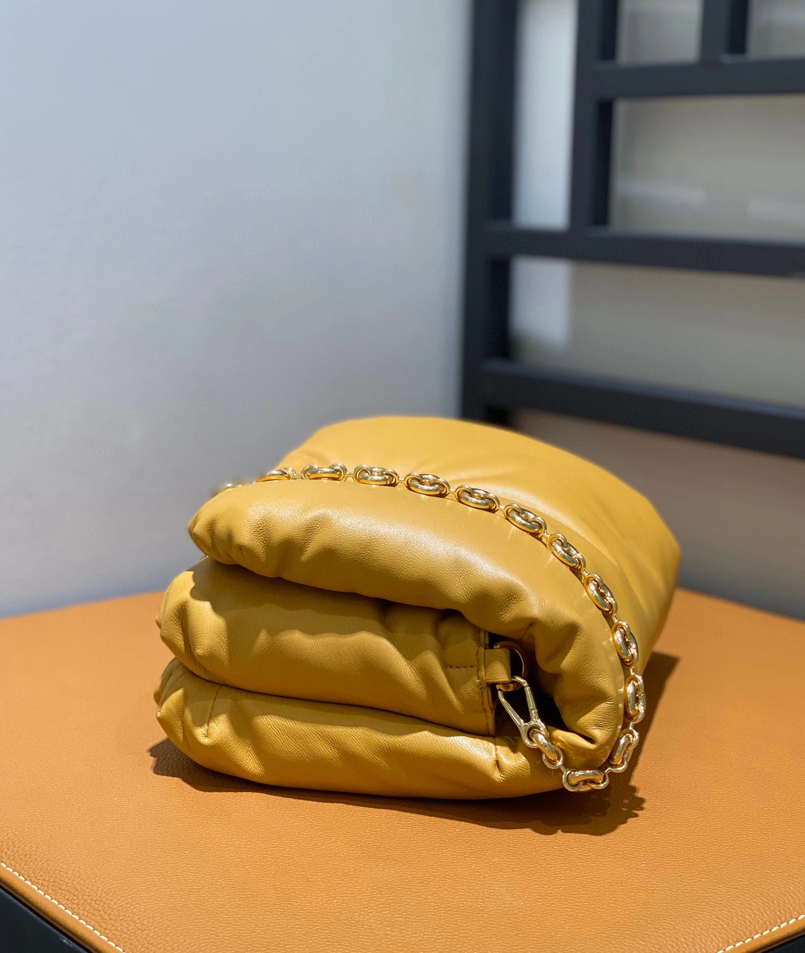 MOMO- high quality version AP40P41X01-3510 Puffer Goya sheephide item：B-B063L1608C