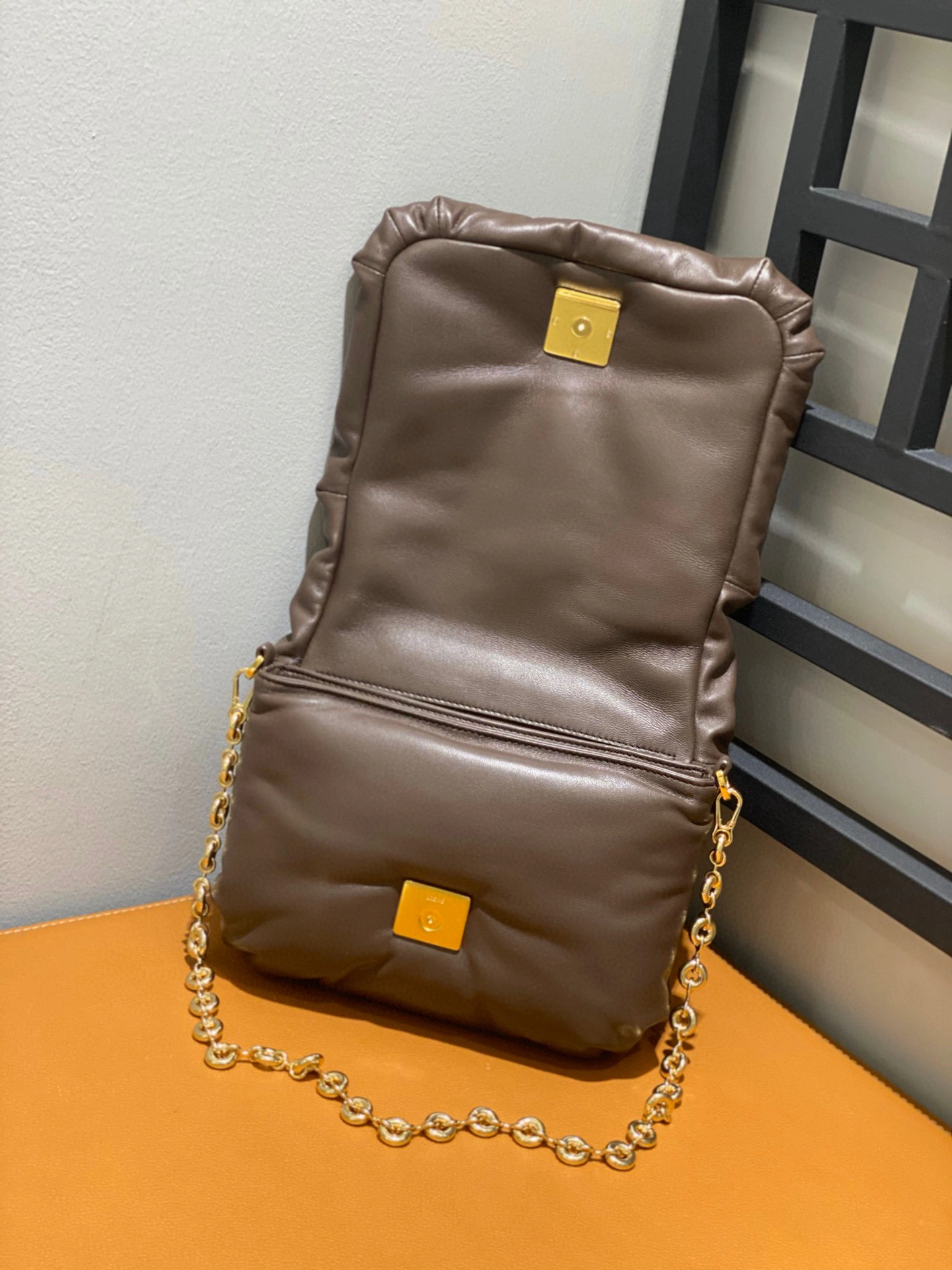 MOMO- high quality version AP40P41X01-9517 Puffer Goya sheephide item：B-B063L1610C