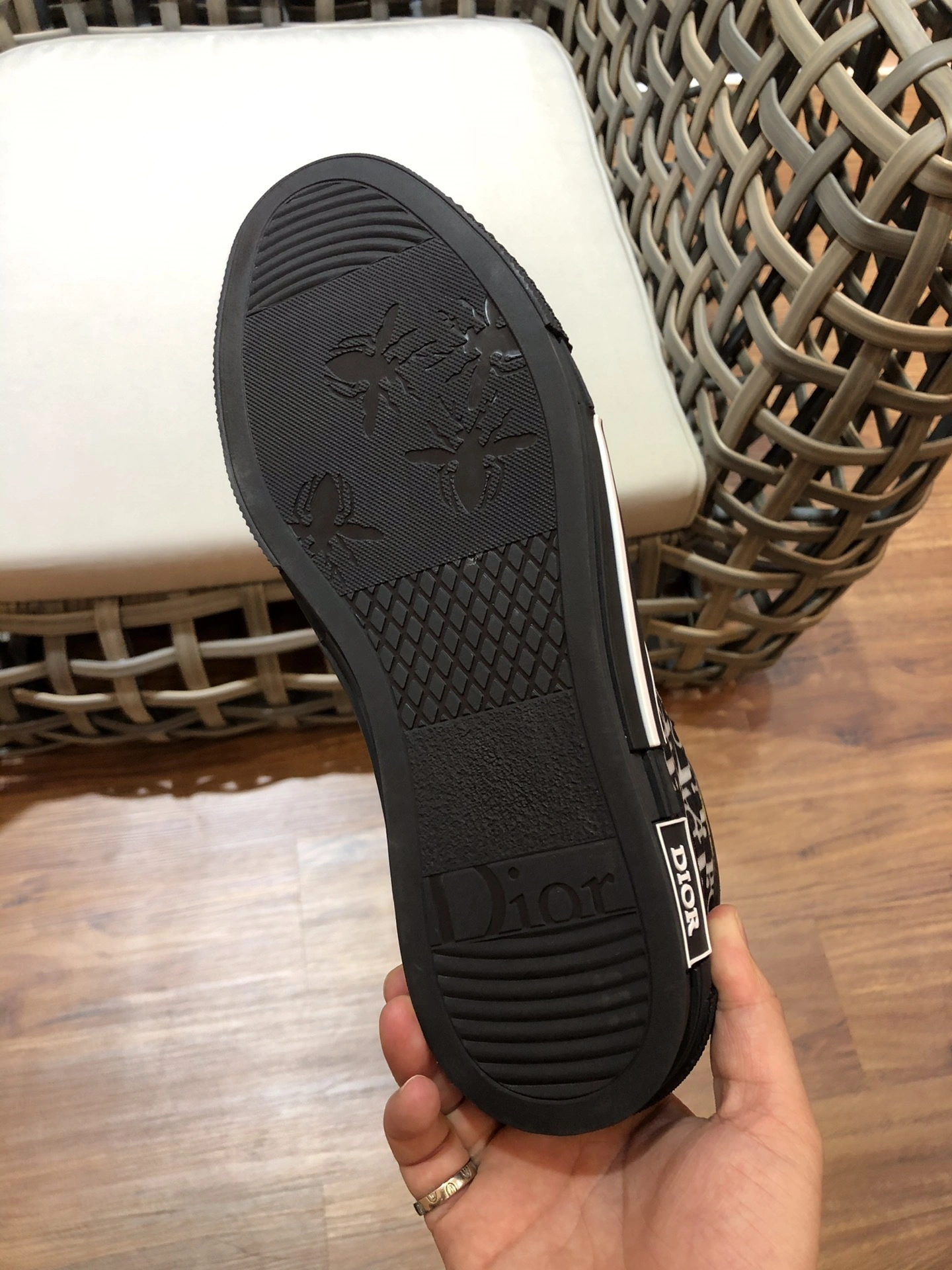 OOBB--- B23 3SH118YJP_H960 item:B-X032F2632